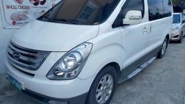 Selling White Hyundai Grand starex in Mexico