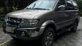 Selling Black Isuzu Sportivo in Taguig