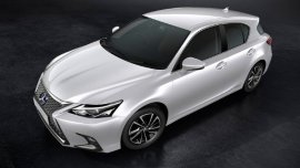 Lexus CT 200h 1.8 AT
