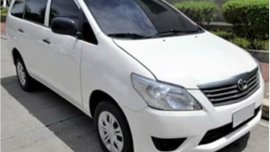 White Toyota Innova for sale in Mandaluyong 
