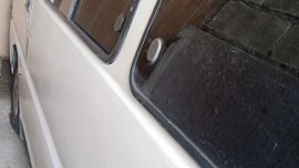 Selling Pearl White Hyundai Grace 1997 in Pasay