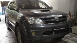 Selling Black Toyota Fortuner in Manila