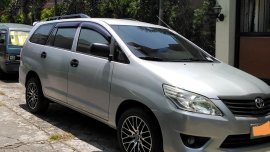 Selling Silver Toyota Innova 2012 in Las Piñas