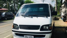 Pearl White Toyota Hiace 2004 for sale in Manila