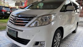 Selling White Toyota Alphard 2013 in Quezon City