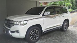 Selling Pearl White Toyota Land Cruiser 2019 in Subic