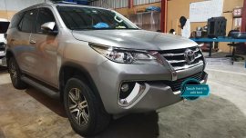 Selling Silver Toyota Fortuner 2018 in Manila