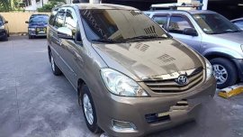 Selling Grey Toyota Innova in Parañaque