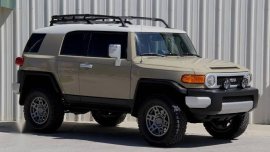 Sell Cream 2015 Toyota FJ Cruiser in Mandaluyong