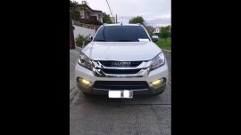 White Isuzu Mu-X 2016 SUV Automatic for sale in Rizal