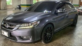 Selling Grey Honda Accord 2014 in Makati