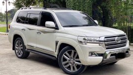 For sale!!!
Toyota Land Cruiser Vx Lc200 4x4 ( Premium )
Top of the Line ( Full option )
2017 model