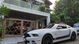 Sell Pearl White 2014 Ford Mustang in Cabuyao