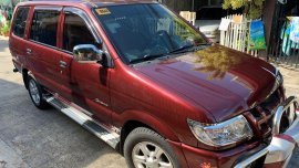 Sell Red 2013 Isuzu Crosswind in Pavia