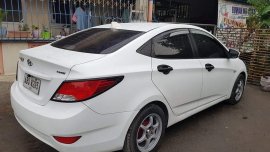 Selling Pearl White Hyundai Accent 2015 in Tarlac