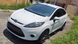 Selling White Ford Fiesta 2011 in Dasmariñas