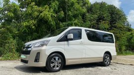 2020 Toyota Hiace 2.8 GL Grandia AT Luxury Pearl Toning Van Automatic Diesel