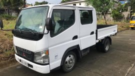 Selling White Mitsubishi Fuso 2006 in Caloocan