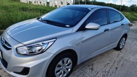 Selling Silver Hyundai Accent 2017 in Manila