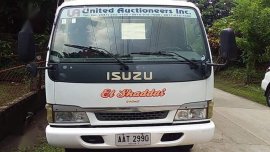 Sell White 2003 Isuzu Elf in Padre Garcia