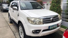 Selling White Toyota Fortuner 2009 in Laguna