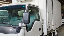 White Isuzu Giga 2016 for sale in Quezon City