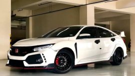 Pearl White Honda Civic 2018 for sale in Manila