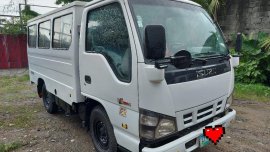 Selling White Isuzu NHR 2007 in Valenzuela