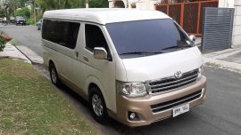 Selling White Toyota Hiace Super Grandia 2013 in Quezon City