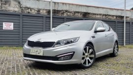 Selling Brightsilver Kia Optima 2013 in Manila