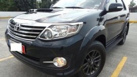Selling Black Toyota Fortuner 2015 SUV at 28000 km in Manila