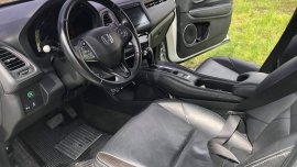 Sell White 2016 Honda HRV in Cebu