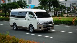 TOYOTA HIACE COMMUTER (OLD) ALL-IN PROMO!!!