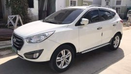 Selling White Hyundai Tucson 2011 in Baliuag