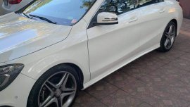 Pearl White Mercedes-Benz A-Class 2015 for sale in Manila