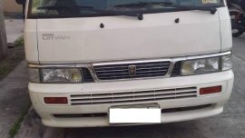 Selling Pearl White Nissan Urvan 2012 in Manila