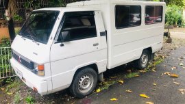 Pearl White Mitsubishi L300 2005 for sale in Quezon City