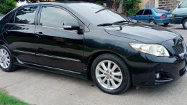 Selling Black Toyota Corolla Altis 2010 in Manila