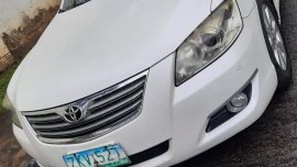 Sell White 2009 Toyota Camry in Makati