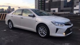 Sell White 2015 Toyota Camry in Parañaque