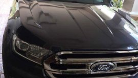 Selling Black Ford Everest 2017 in Angat