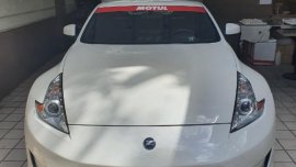 Sell Pearlwhite 2009 Nissan 370 Z in Manila