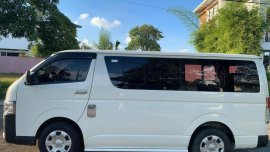 Selling White Toyota Hiace 2017 in Angeles