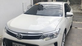 2017 Pearl White Toyota Camry 2.5V AT