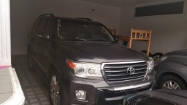 Selling Grey Toyota Land Cruiser 2014 in Makati