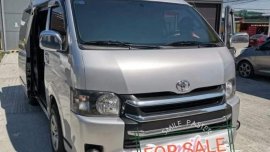 Silver Toyota Hiace Grandia 2013 for sale in Santo Domingo
