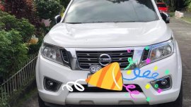 Selling White Nissan Navara Calibre 2015 in Binan