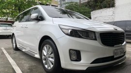 Selling White Kia Grand Carnival 2018 in Makati