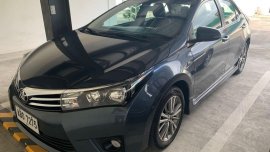 Selling Black Toyota Corolla Altis 2015 in Manila