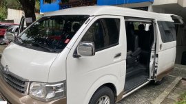 Selling White Toyota Hiace Super Grandia 2014 in Quezon